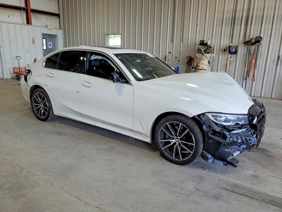 2022 BMW 330XI — Фото 4 из 12