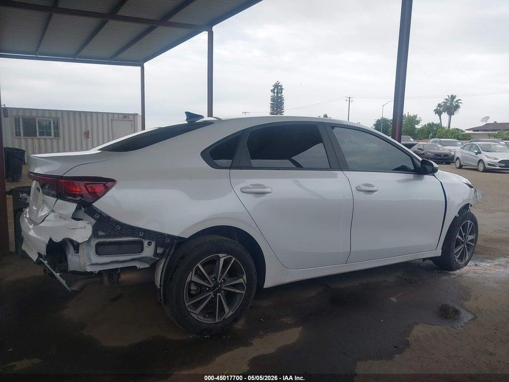 3KPF24AD3RE766855 2024 KIA FORTE photo no. 12