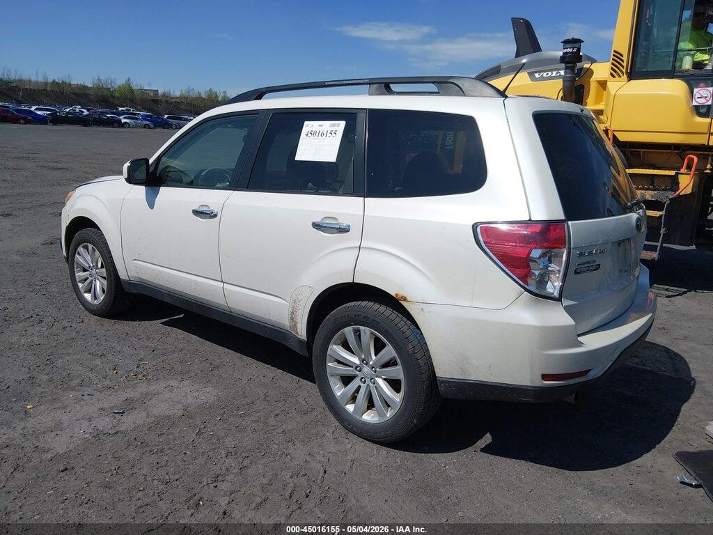 JF2SHACC5DH442228 2013 SUBARU FORESTER photo no. 3