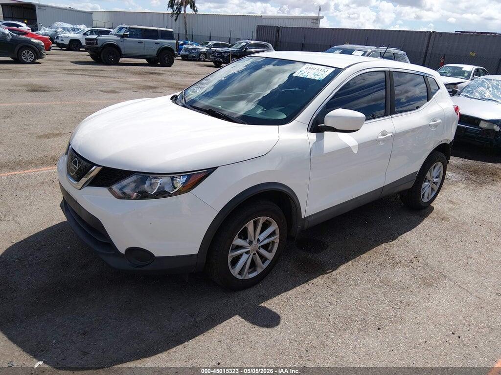 JN1BJ1CP0JW153399 2018 NISSAN ROGUE SPORT photo no. 2