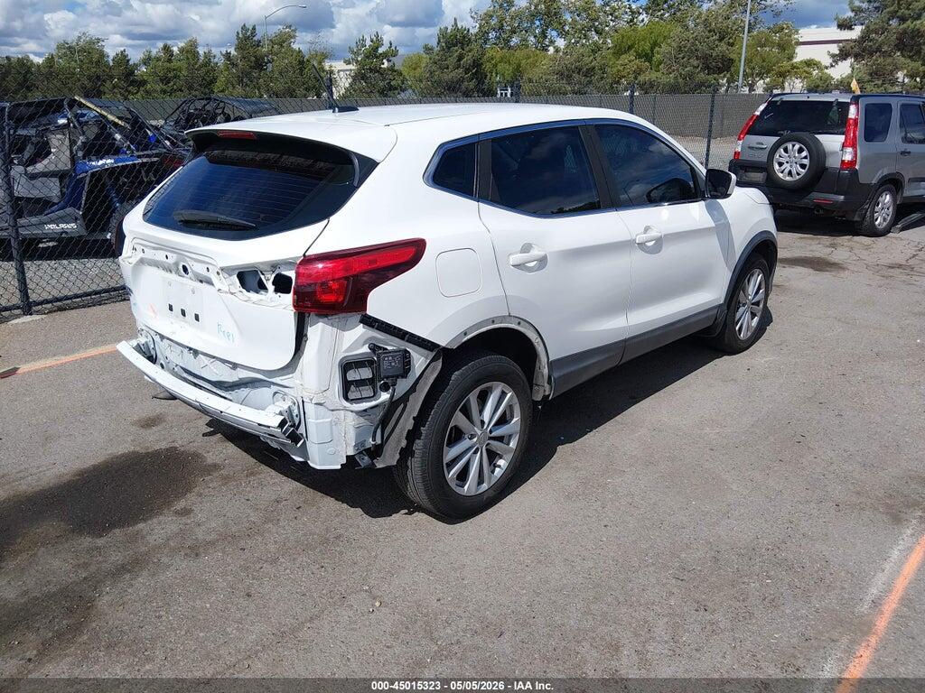 JN1BJ1CP0JW153399 2018 NISSAN ROGUE SPORT photo no. 4
