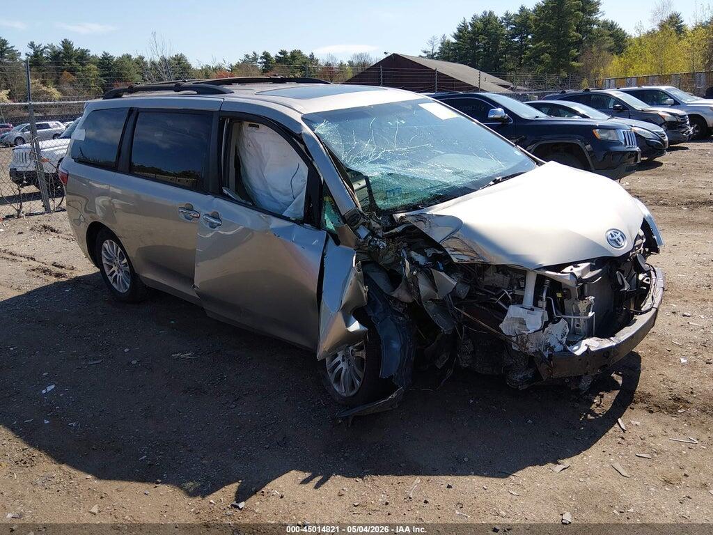 5TDYZ3DC9HS817720 2017 TOYOTA SIENNA photo no. 1