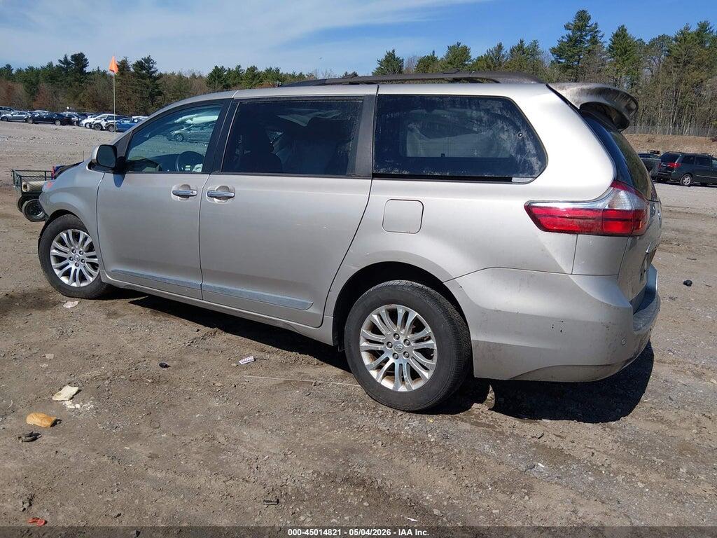 5TDYZ3DC9HS817720 2017 TOYOTA SIENNA photo no. 3