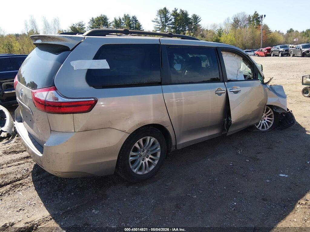 5TDYZ3DC9HS817720 2017 TOYOTA SIENNA photo no. 4