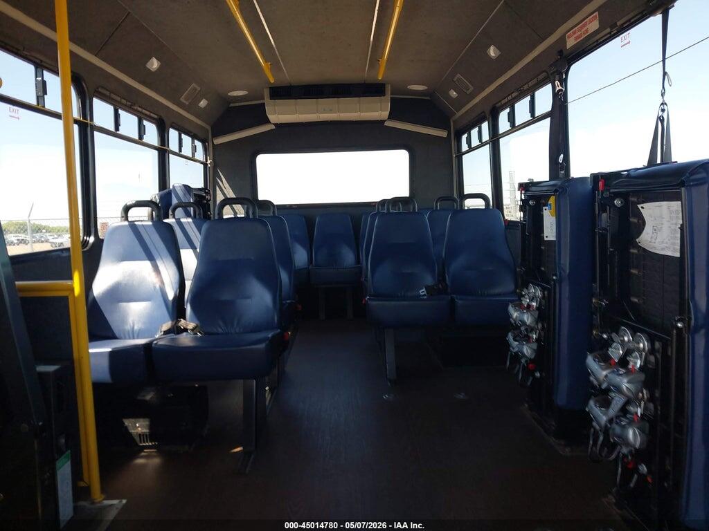 1FDFE4FSXHDC78805 2017 FORD E-450 CUTAWAY photo no. 6