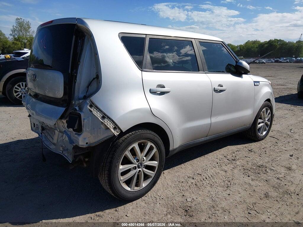 KNDJP3A57J7510639 2018 KIA SOUL photo no. 4
