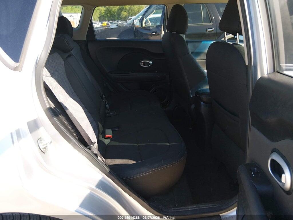 KNDJP3A57J7510639 2018 KIA SOUL photo no. 8