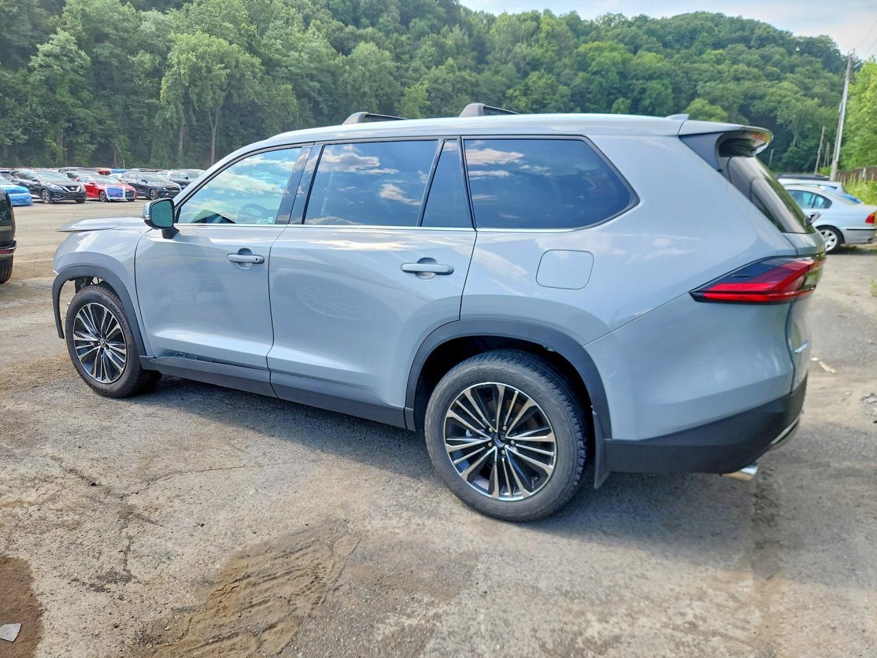 2026 TOYOTA GRAND HIGHLANDER HYBRID MAX PLATINUM — Фото 2 из 13