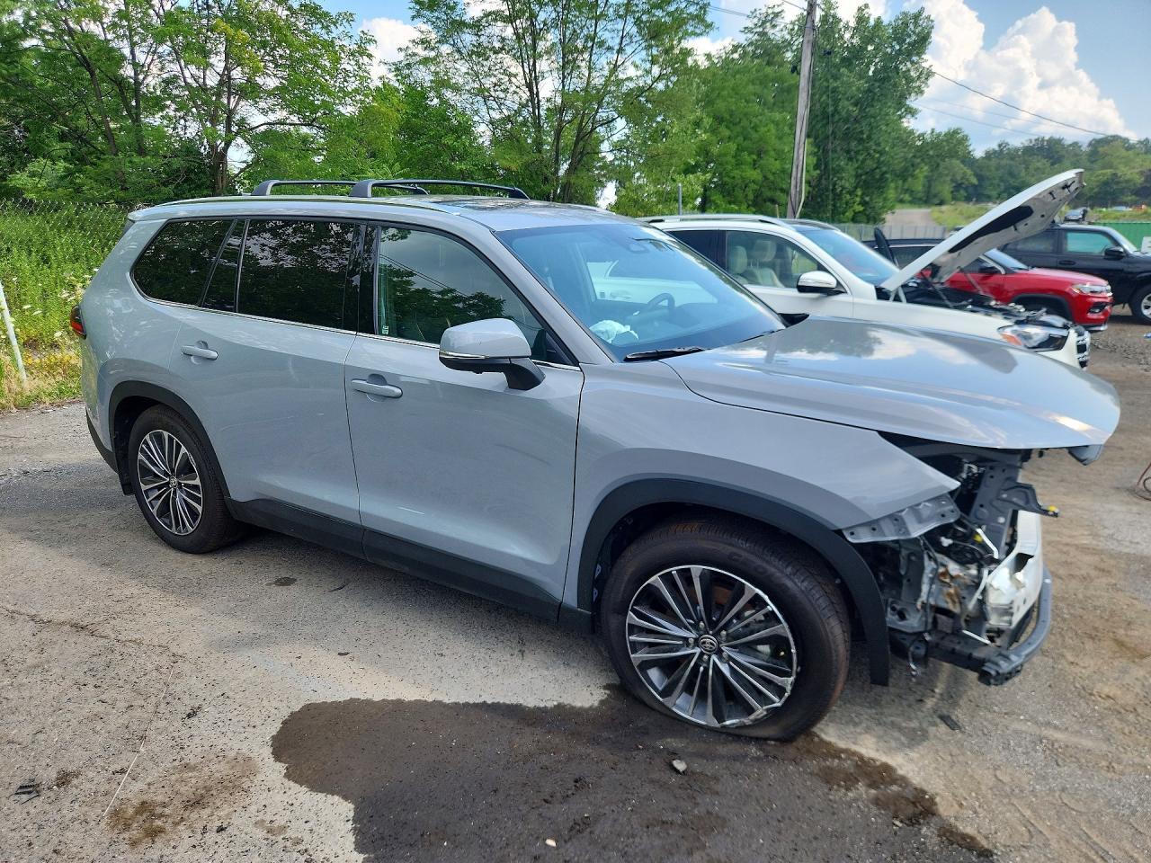 2026 TOYOTA GRAND HIGHLANDER HYBRID MAX PLATINUM — Фото 4 из 13