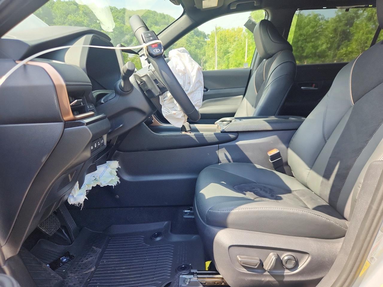 2026 TOYOTA GRAND HIGHLANDER HYBRID MAX PLATINUM — Фото 7 из 13