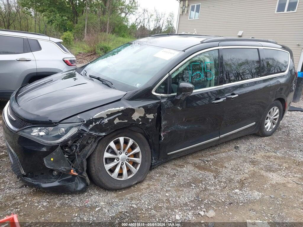 2C4RC1BG3HR795075 2017 CHRYSLER PACIFICA photo no. 2