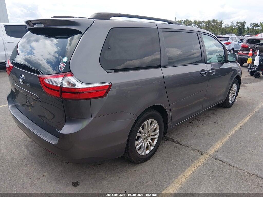 5TDYZ3DC8HS815585 2017 TOYOTA SIENNA photo no. 4