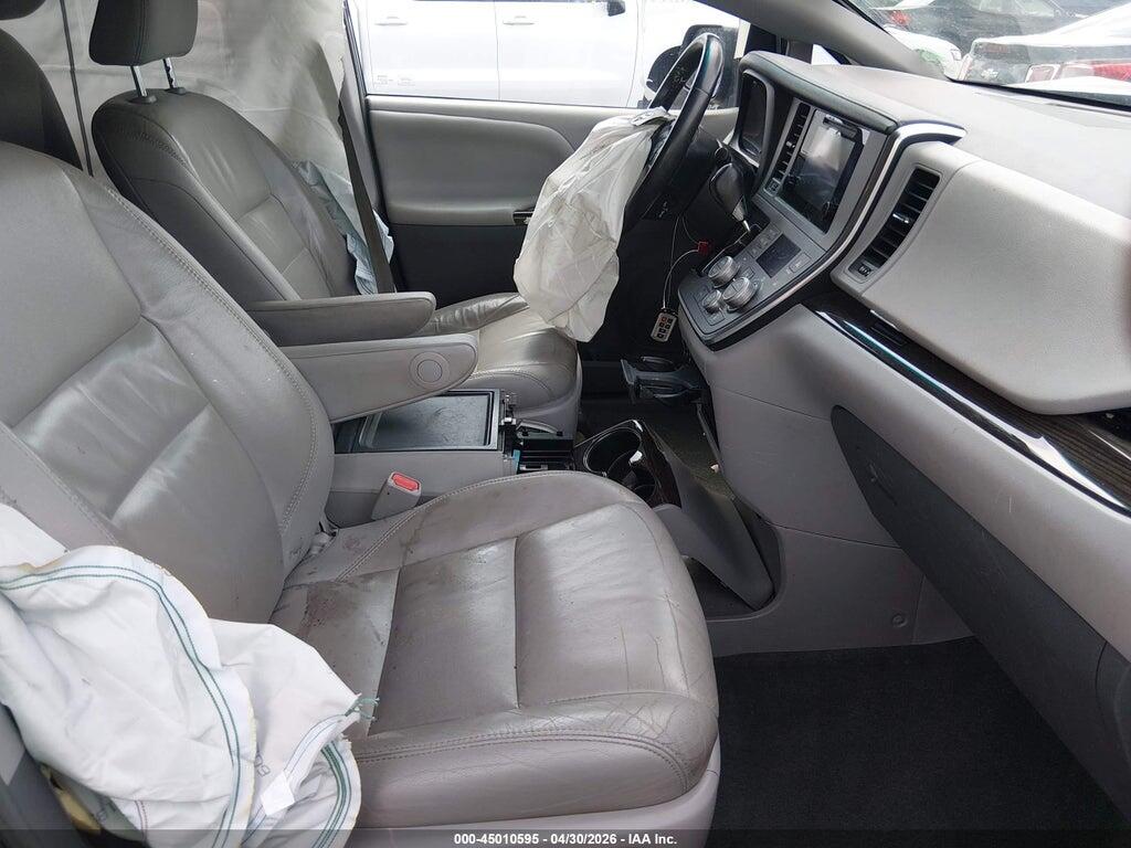 5TDYZ3DC8HS815585 2017 TOYOTA SIENNA photo no. 5