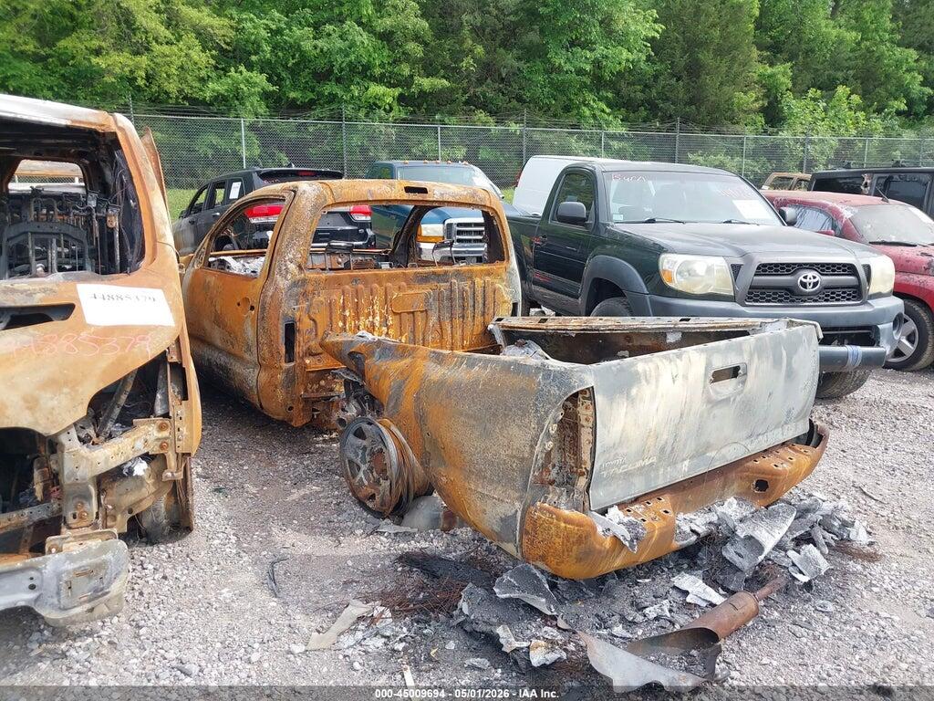 5TEPX4EN1AZ715196 2010 TOYOTA TACOMA photo no. 3