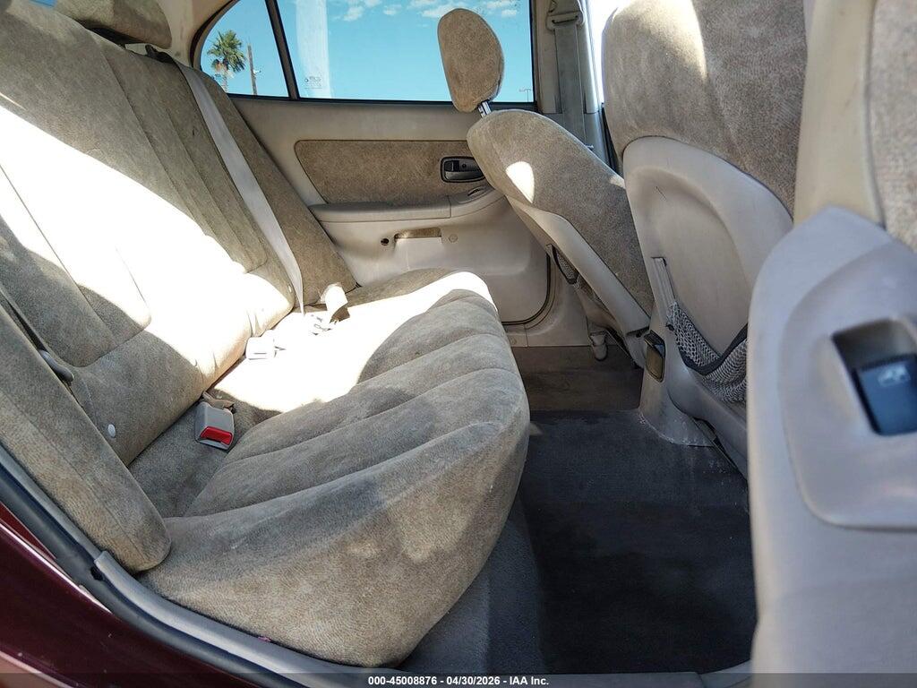 KMHDN45D31U176035 2001 HYUNDAI ELANTRA photo no. 8