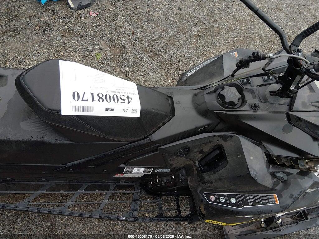 2BPSTSNB0NV000333 2022 SKI-DOO SUMMIT 850 E-TEC photo no. 5
