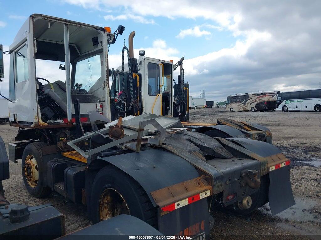 11VJ813A9GA001021 2016 KALMAR OTTAWA T2 photo no. 3