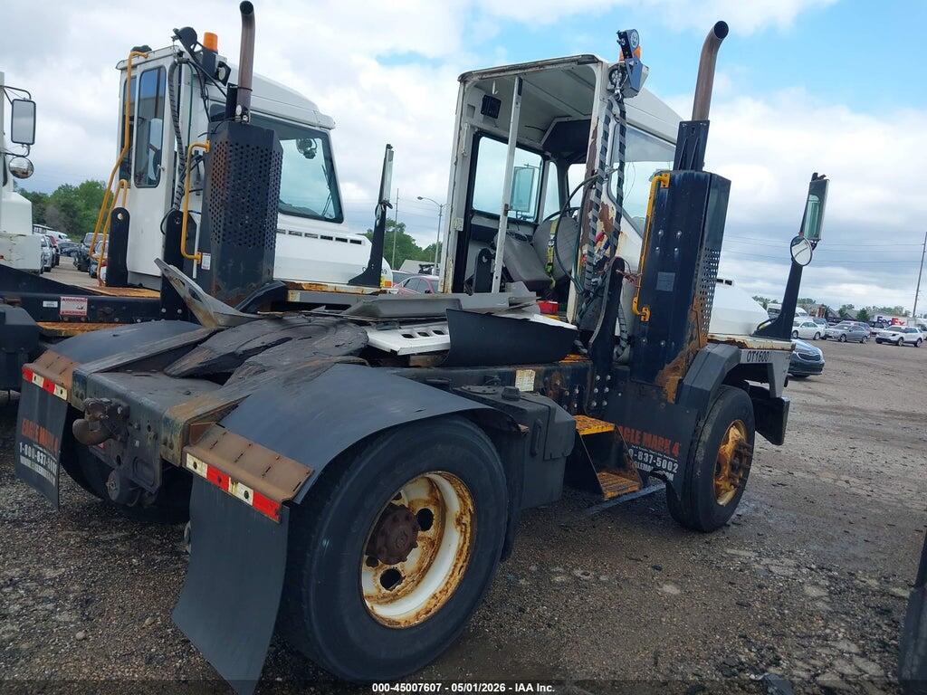 11VJ813A9GA001021 2016 KALMAR OTTAWA T2 photo no. 4