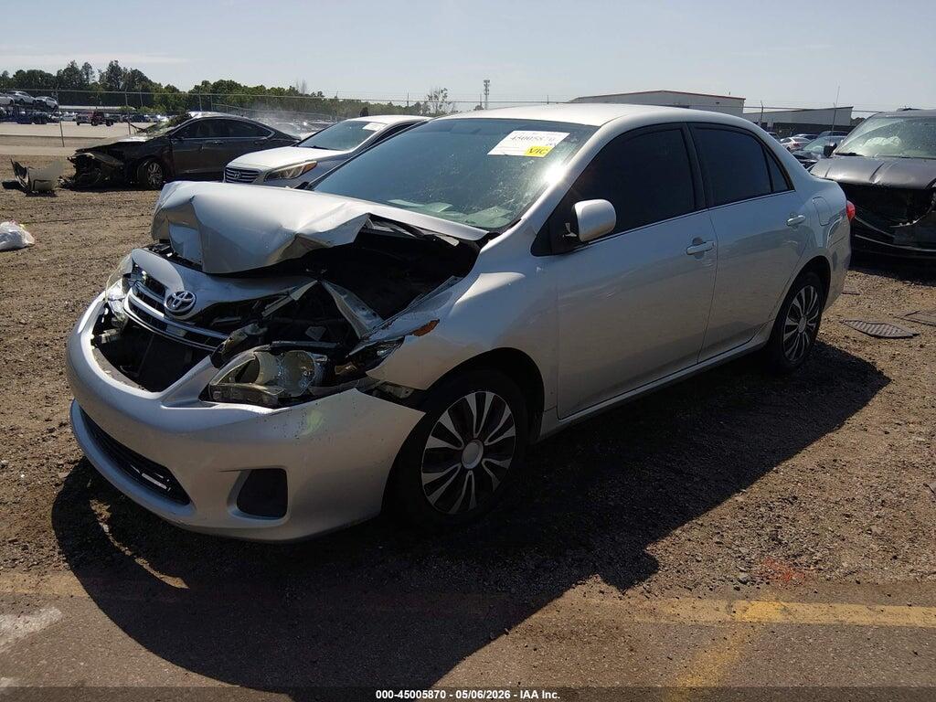 5YFBU4EE1DP195515 2013 TOYOTA COROLLA photo no. 2