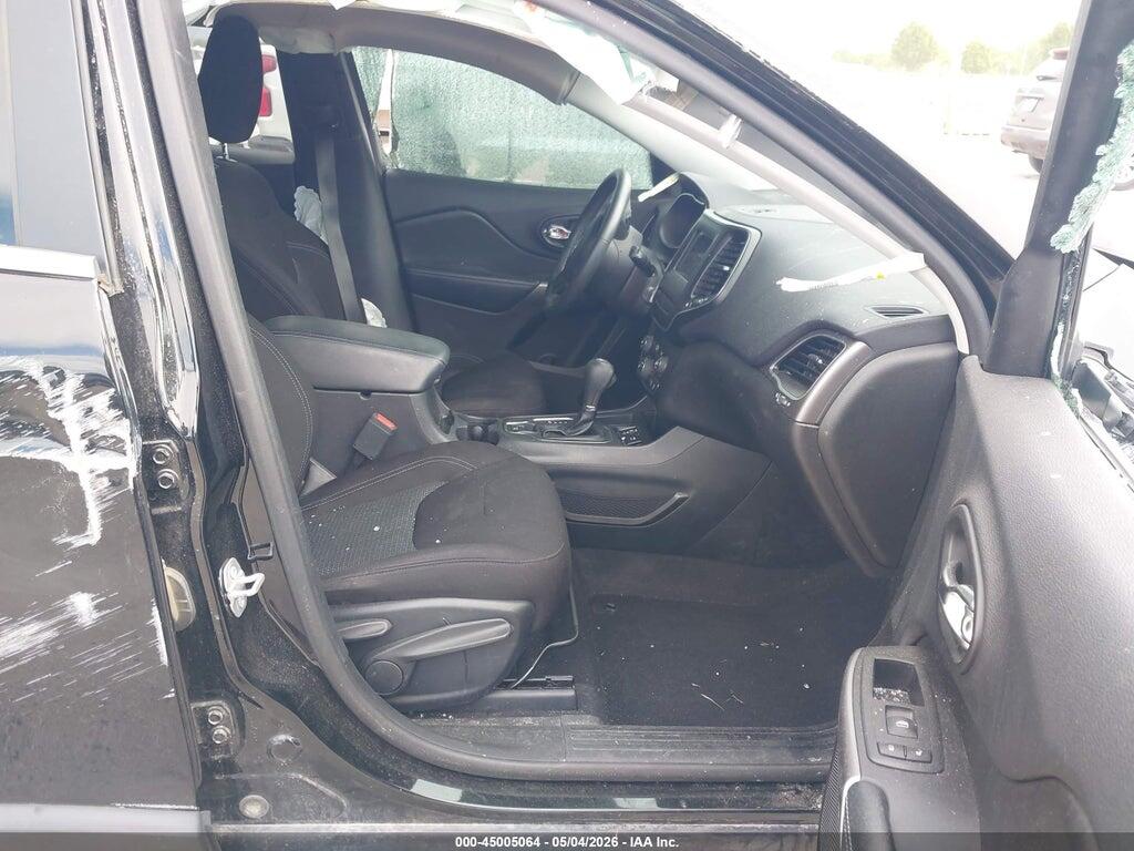 1C4PJLCB4KD377680 2019 JEEP CHEROKEE photo no. 5