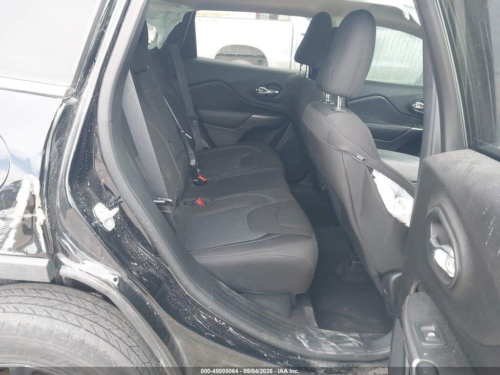 1C4PJLCB4KD377680 2019 JEEP CHEROKEE photo no. 8