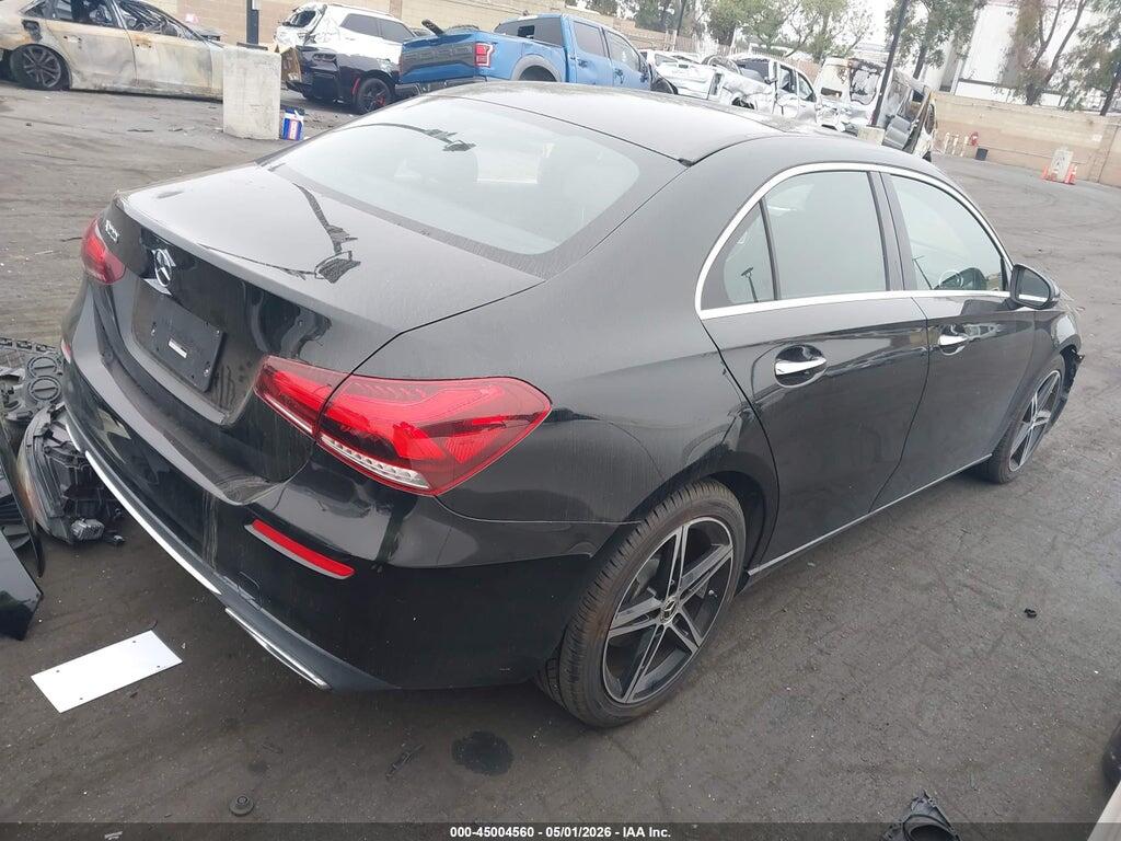 W1K3G4EB0NJ356286 2022 MERCEDES-BENZ A 220 photo no. 4