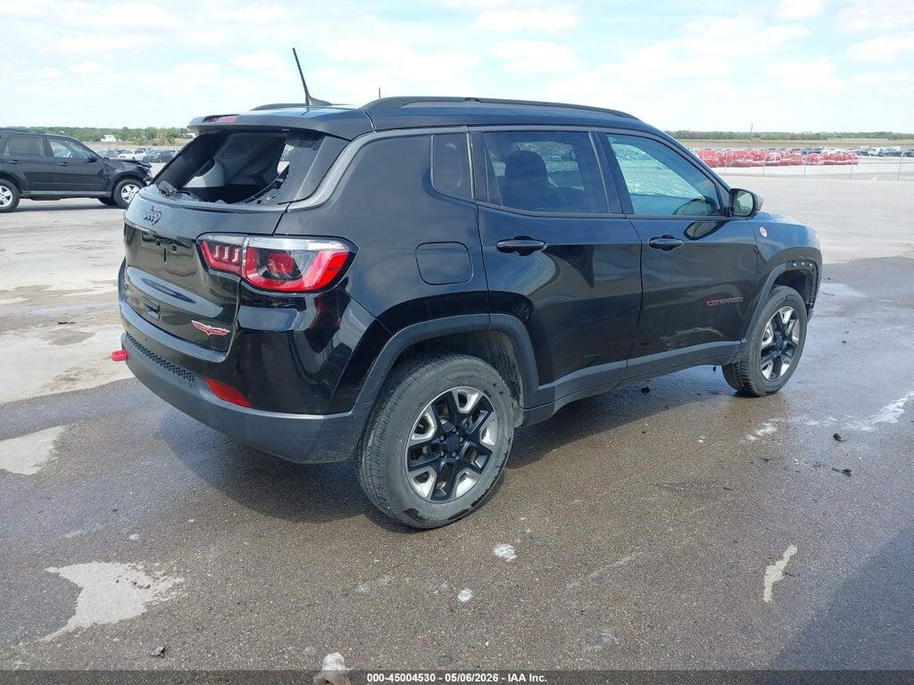 3C4NJDDB0JT210740 2018 JEEP COMPASS photo no. 4