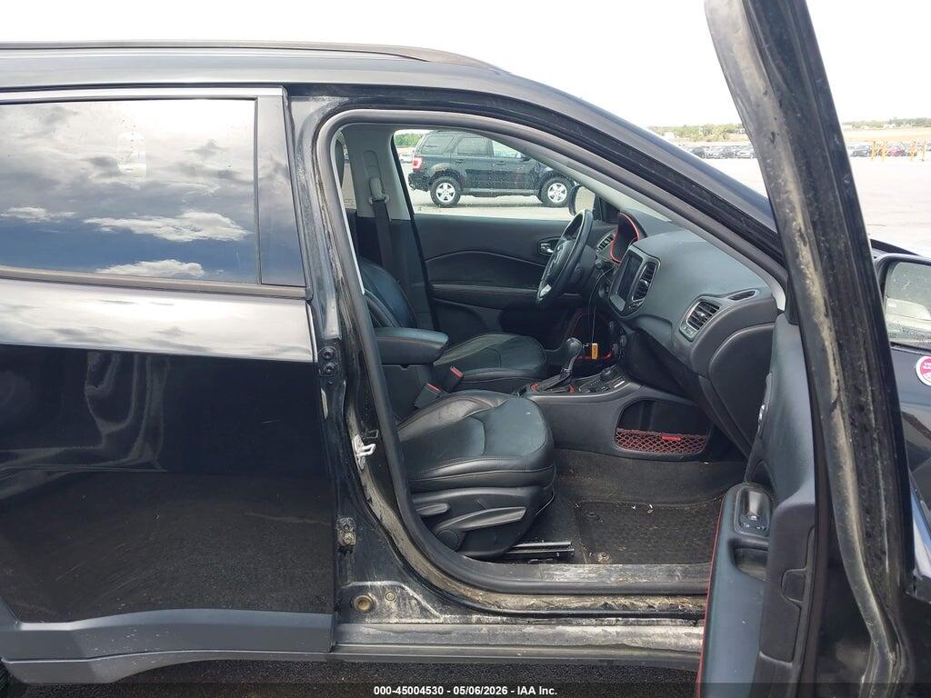 3C4NJDDB0JT210740 2018 JEEP COMPASS photo no. 5