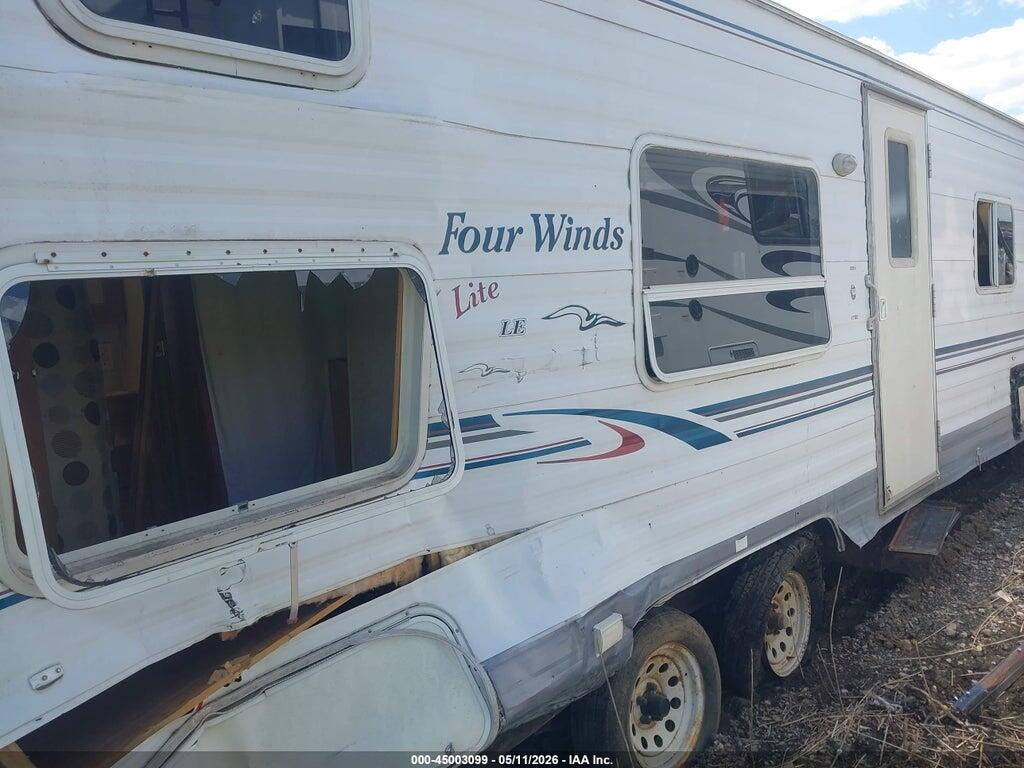 47CT1FN294M415533 2004 FOUR WINDS LITE SERIES photo no. 4