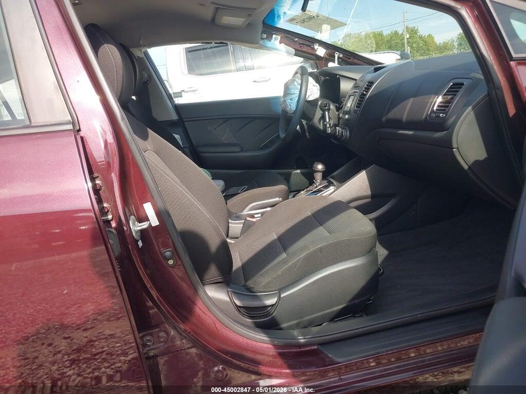 3KPFK4A76JE281768 2018 KIA FORTE photo no. 5