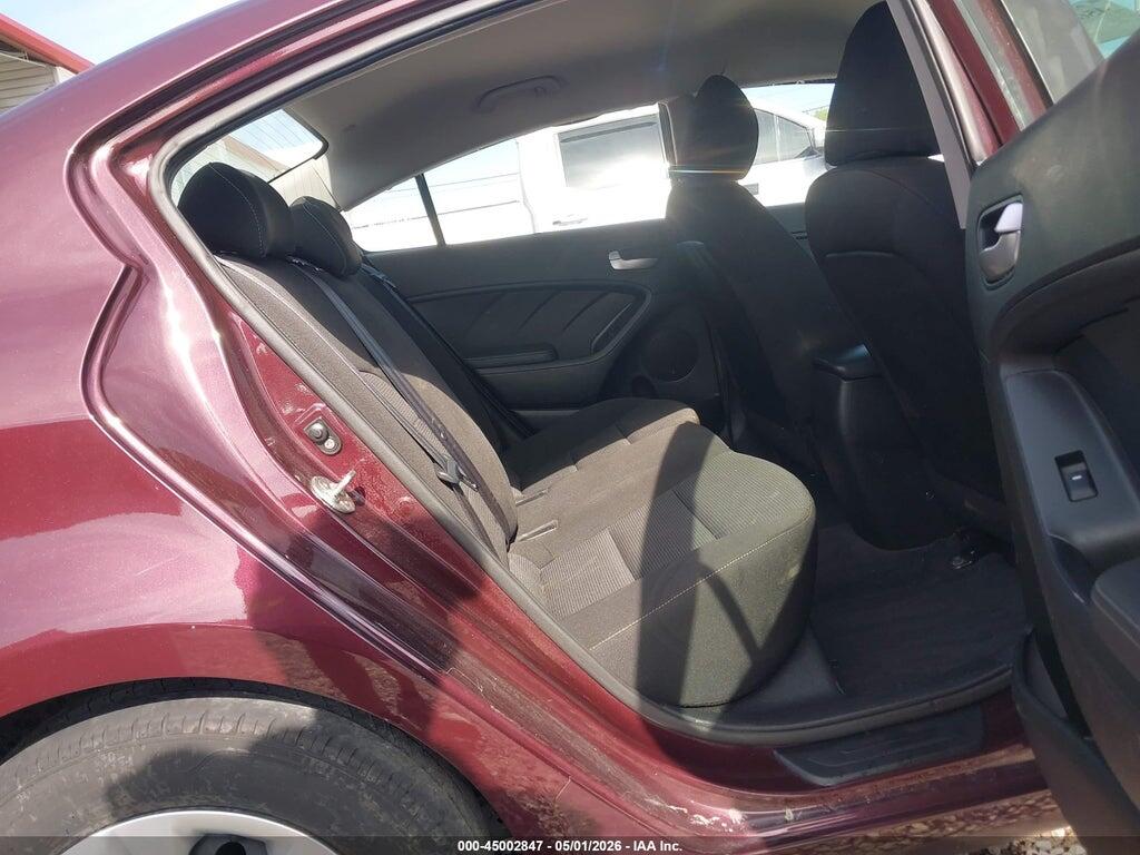 3KPFK4A76JE281768 2018 KIA FORTE photo no. 8
