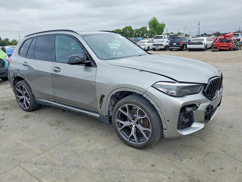 2022 BMW X5 M — Фото 4 из 13