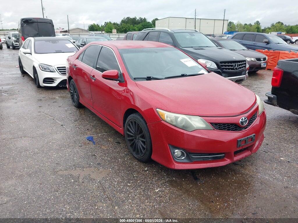 4T1BF1FK0EU729519 2014 TOYOTA CAMRY photo no. 1