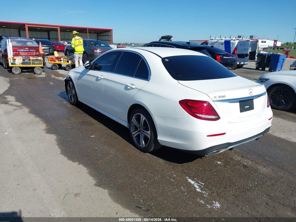 WDDZF4JB6KA688229 2019 MERCEDES-BENZ E 300 photo no. 3