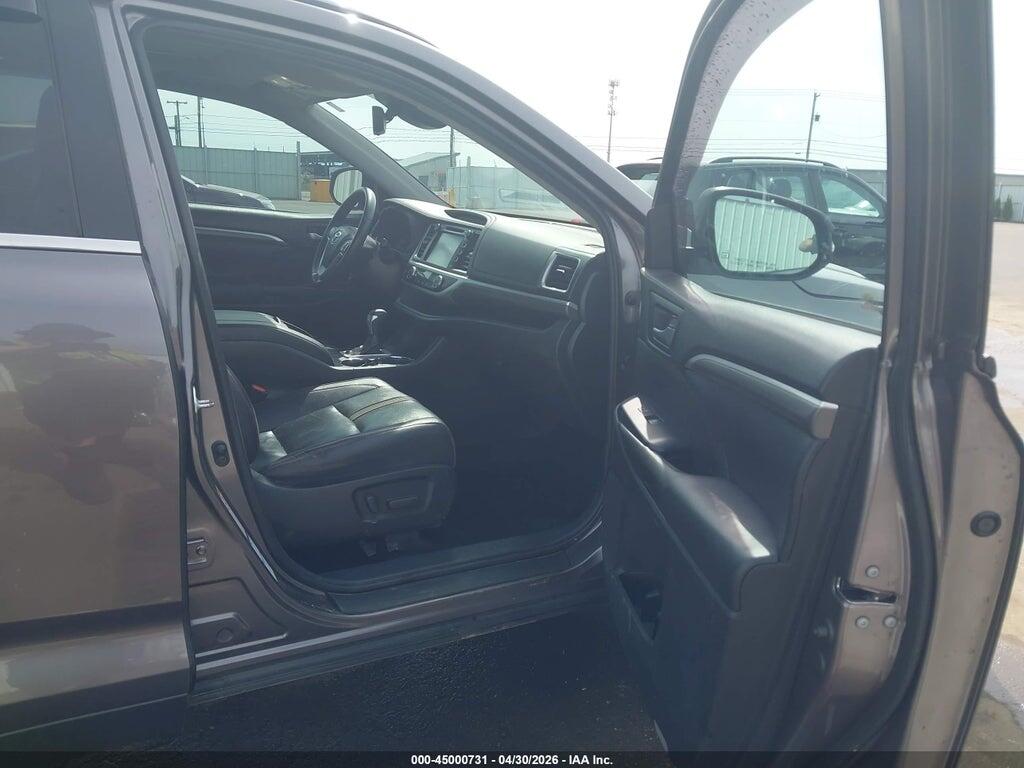 5TDJZRFH8KS572705 2019 TOYOTA HIGHLANDER photo no. 5
