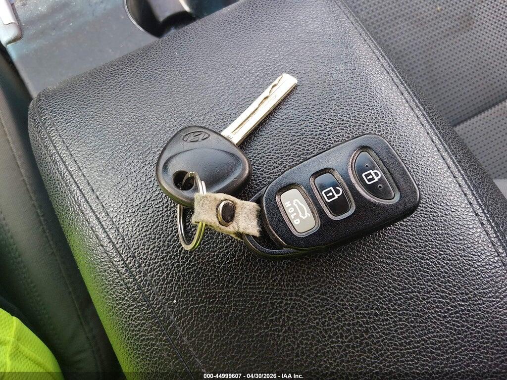 5NPEB4AC8CH367378 2012 HYUNDAI SONATA photo no. 11