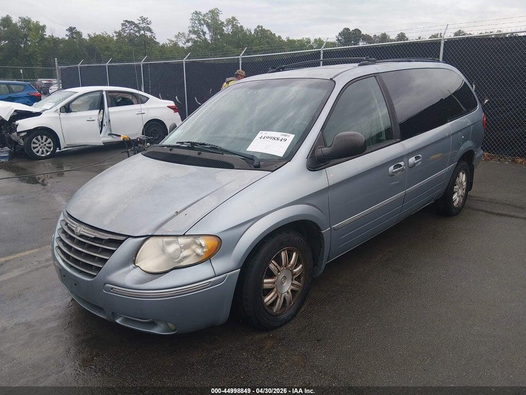 2C4GP54LX5R233229 2005 CHRYSLER TOWN & COUNTRY photo no. 2
