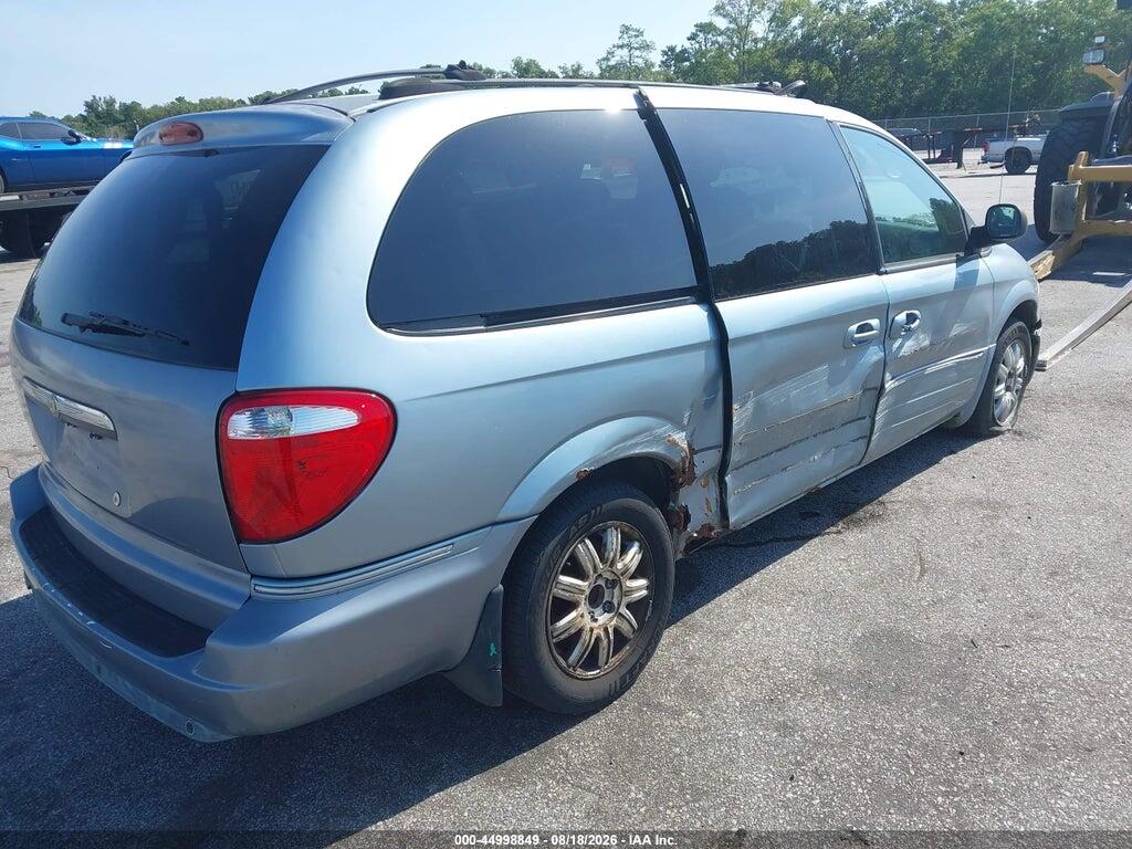 2C4GP54LX5R233229 2005 CHRYSLER TOWN & COUNTRY photo no. 4