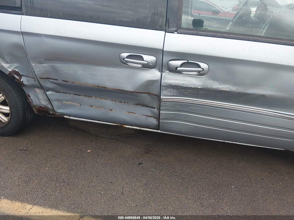 2C4GP54LX5R233229 2005 CHRYSLER TOWN & COUNTRY photo no. 6