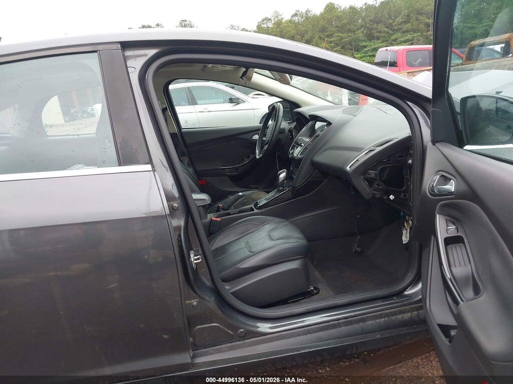 1FADP3J29HL326877 2017 FORD FOCUS photo no. 5