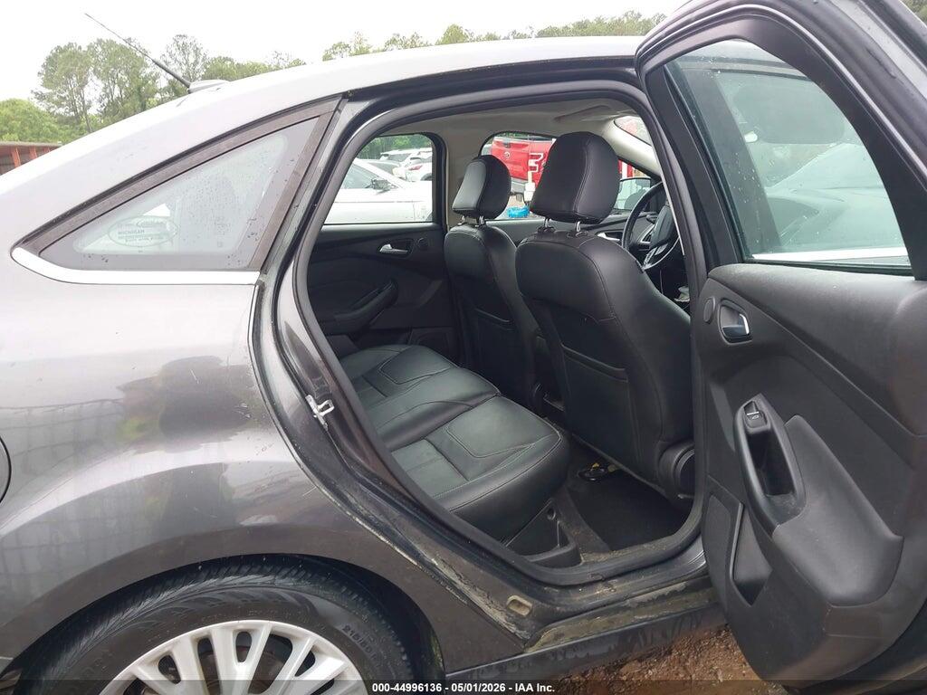 1FADP3J29HL326877 2017 FORD FOCUS photo no. 8