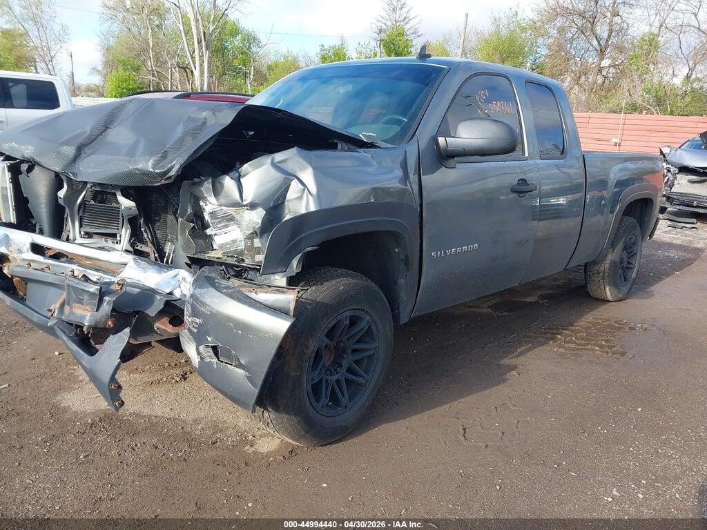 1GCRCSE01BZ259341 2011 CHEVROLET SILVERADO 1500 photo no. 2