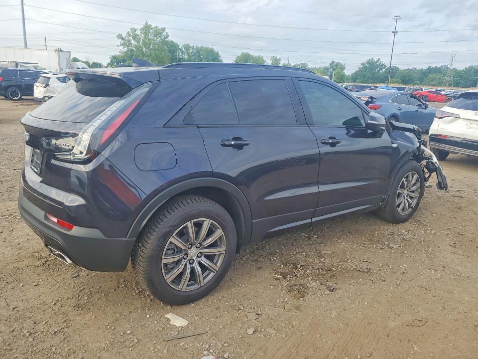2022 CADILLAC XT4 SPORT — Фото 3 из 13