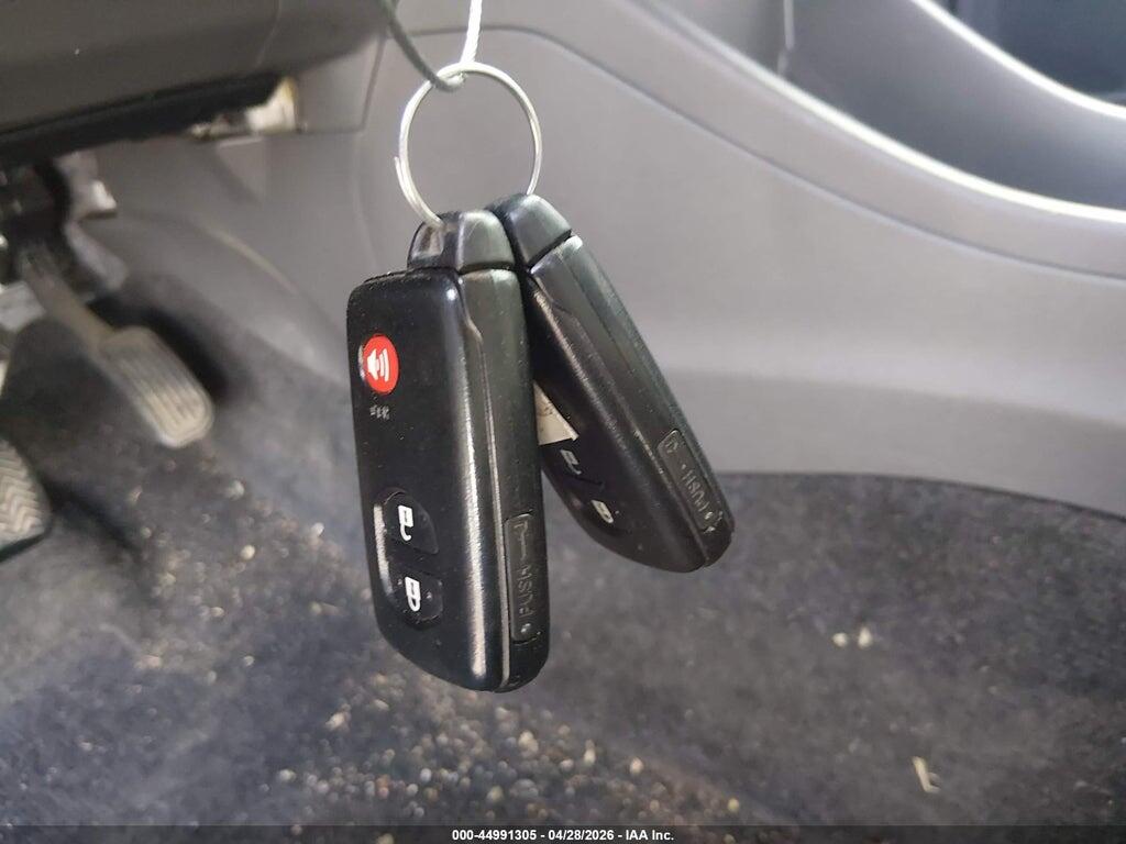 JTDZN3EU5D3278015 2013 TOYOTA PRIUS V photo no. 11
