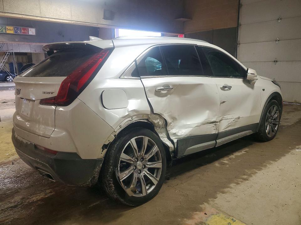 2022 CADILLAC XT4 PREMIUM LUXURY — Фото 3 из 13