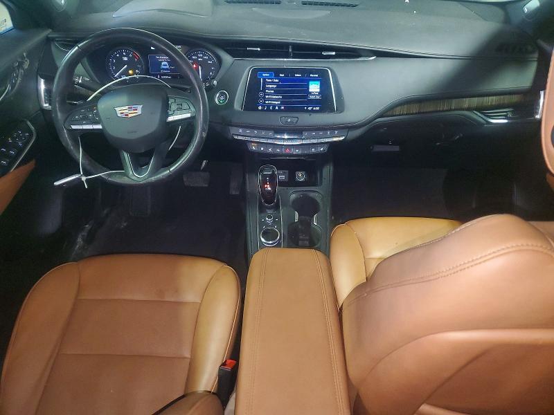 2022 CADILLAC XT4 PREMIUM LUXURY — Фото 8 из 13