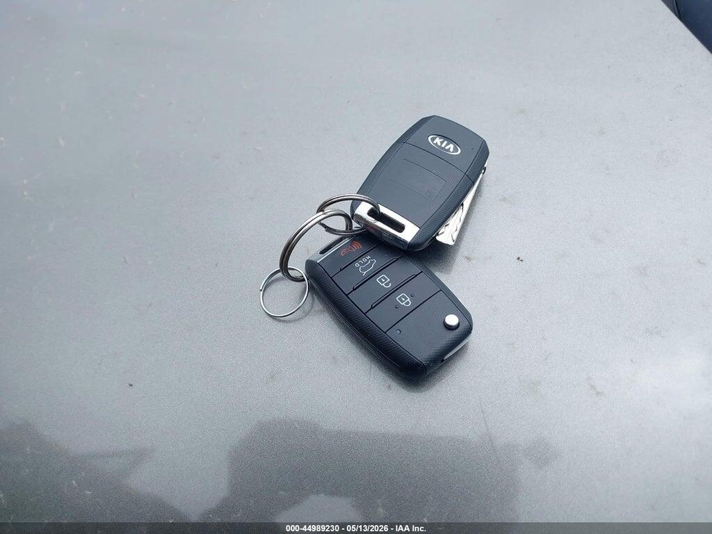KNDJN2A28H7491812 2017 KIA SOUL photo no. 11