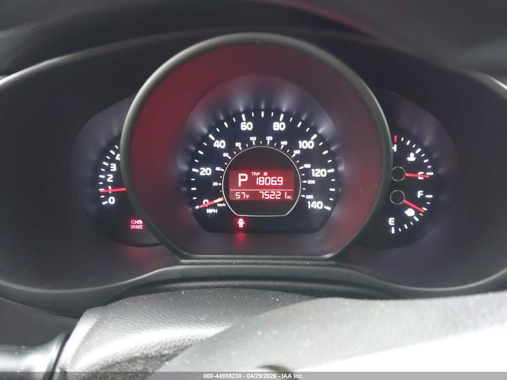 KNDJN2A28H7491812 2017 KIA SOUL photo no. 7