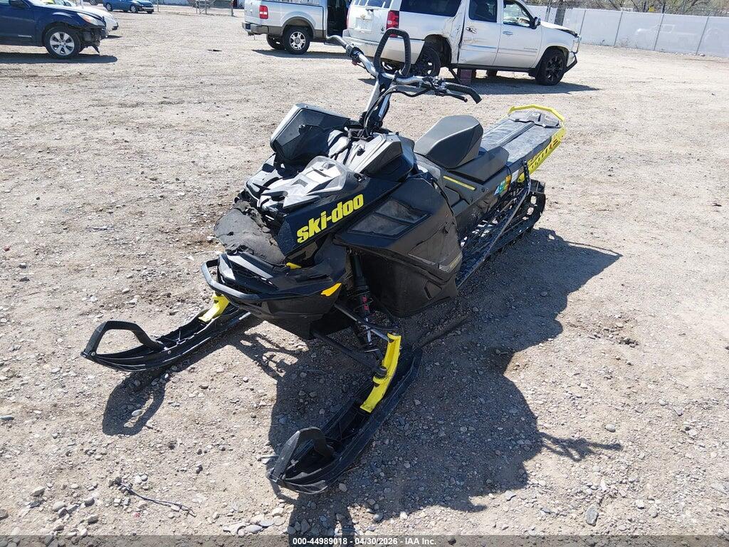 2BPSTMHD1HV000385 2017 SKI-DOO SUMMIT 850 SP photo no. 2