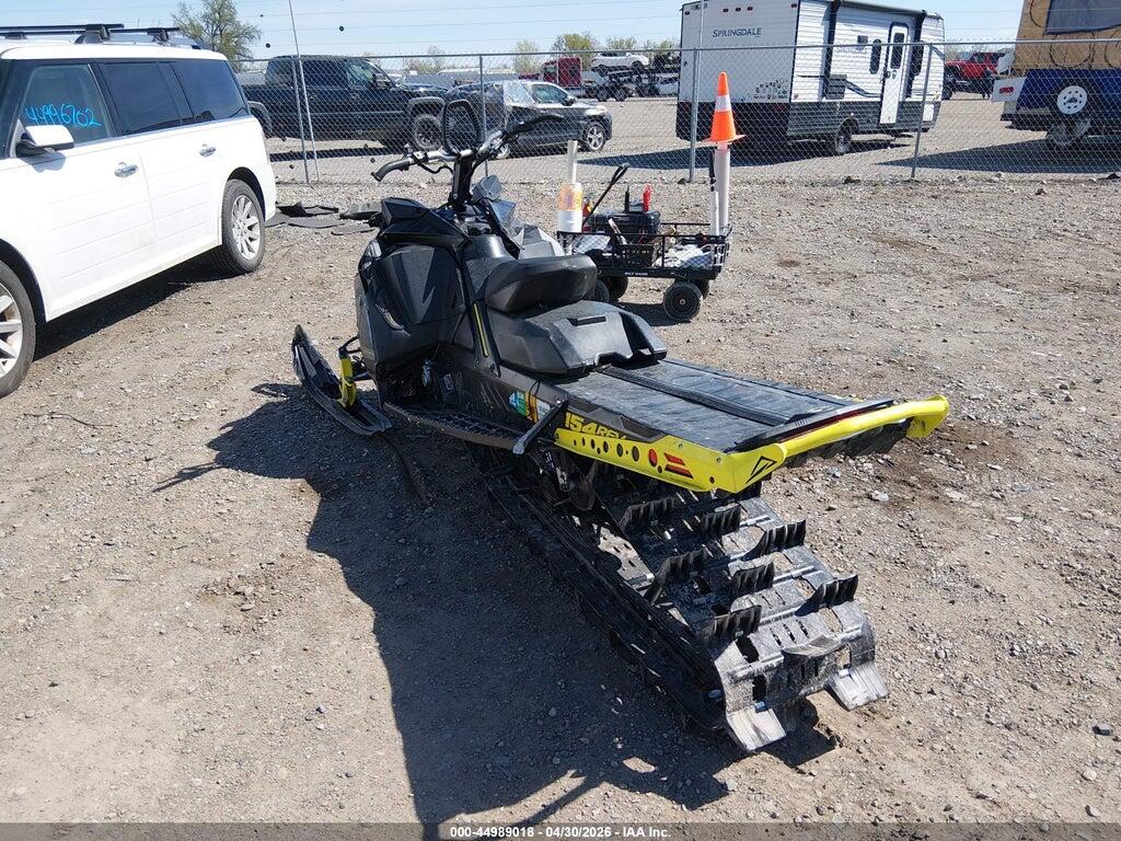 2BPSTMHD1HV000385 2017 SKI-DOO SUMMIT 850 SP photo no. 3